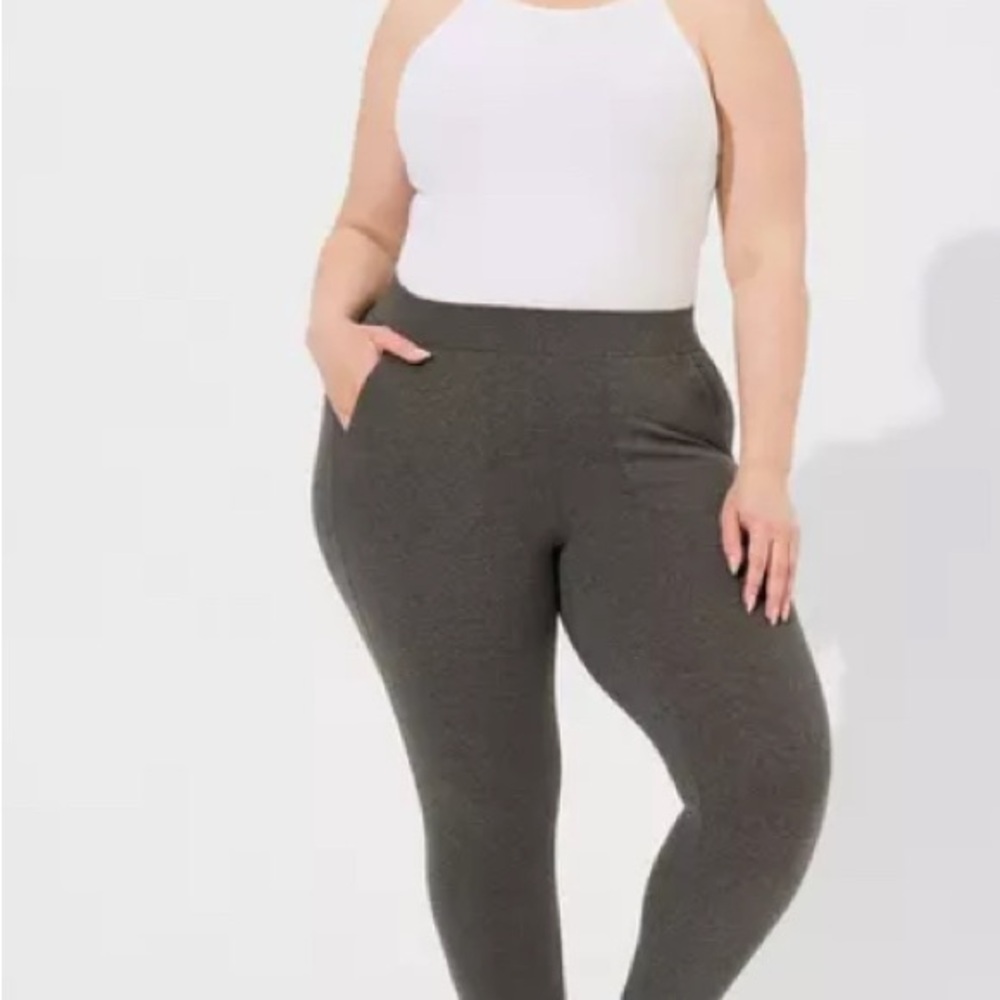 Torrid Gray Leggings with Elastic Waistband